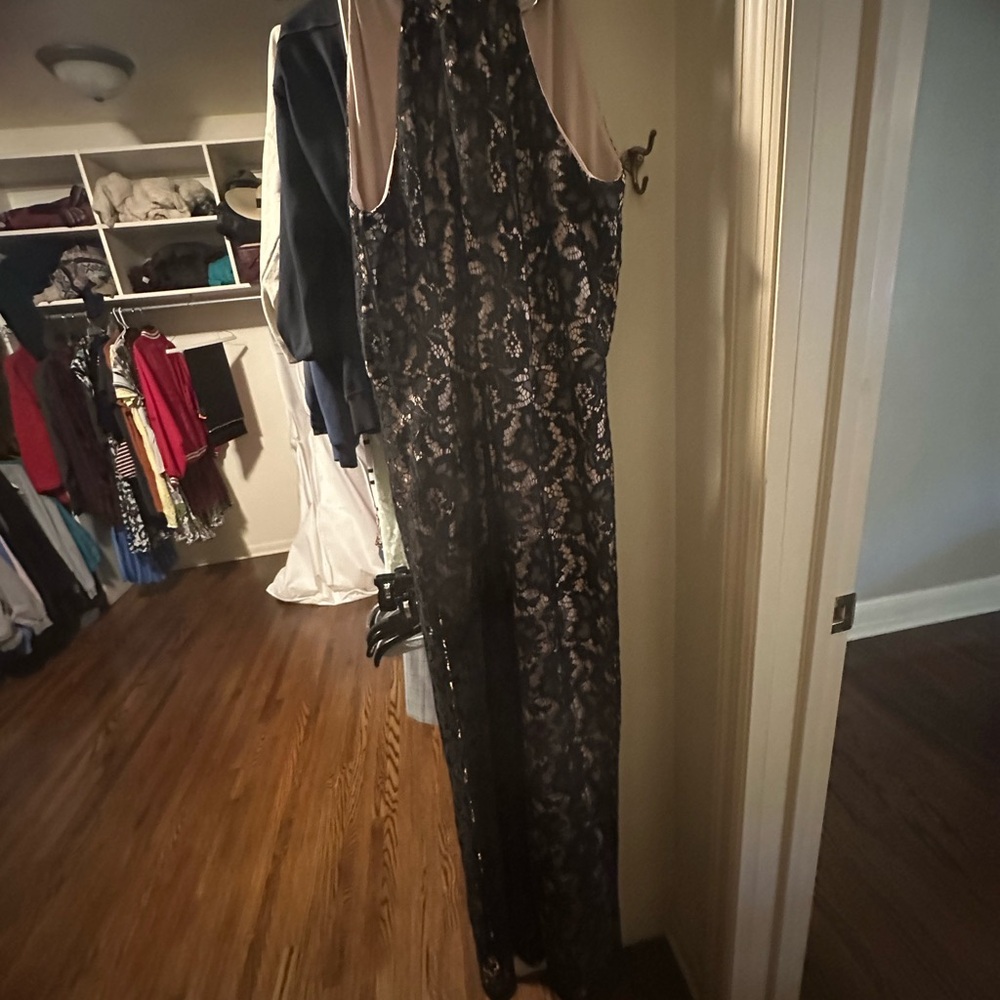 Julia Jordan Beige and Black Lace Dress
